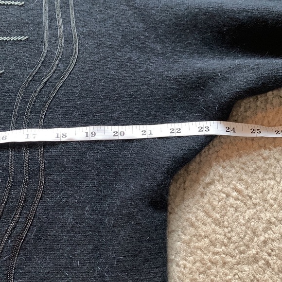 Andriano by i.fatigati Beaded lambswool embellished pullover size Medium Black - Picture 9 of 9